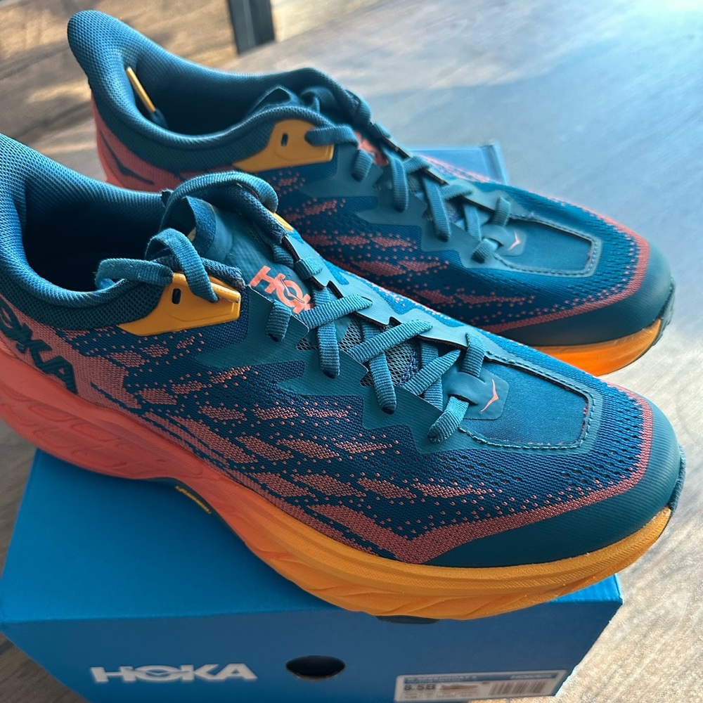 New-in box-Hoka Speedgoat 5